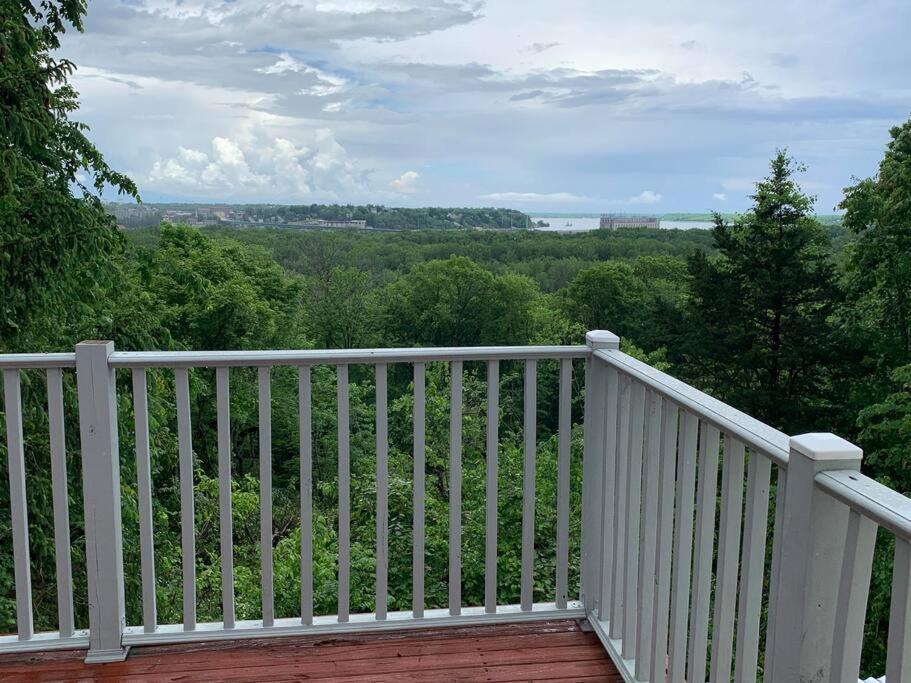 Finn'S Hideaway -Modern Family River Home Keokuk Экстерьер фото