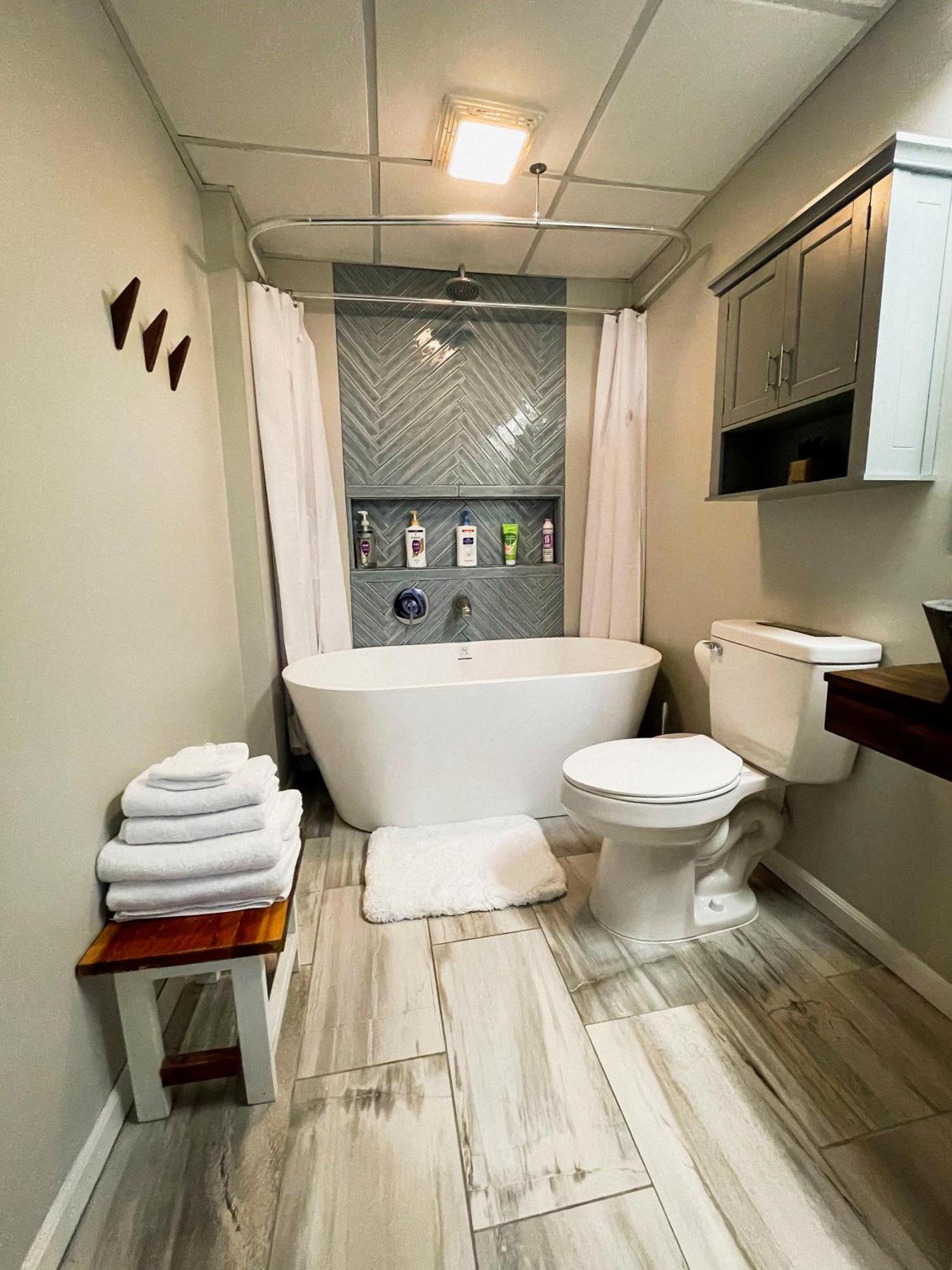 Finn'S Hideaway -Modern Family River Home Keokuk Экстерьер фото