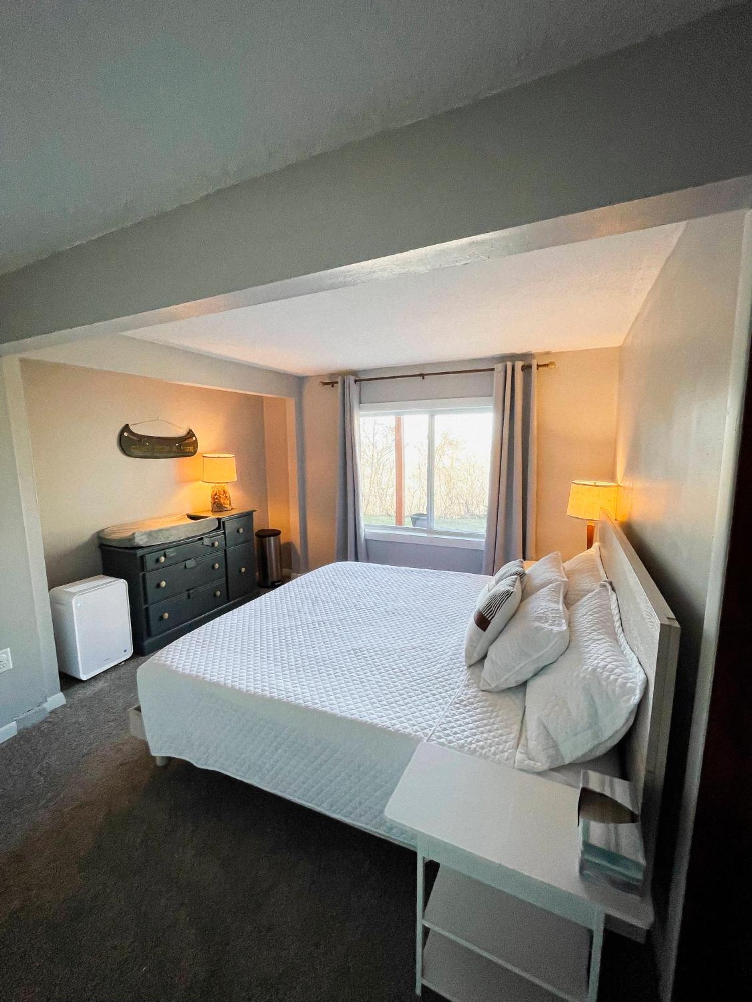 Finn'S Hideaway -Modern Family River Home Keokuk Экстерьер фото